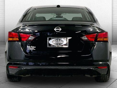 Used 2025 Nissan Altima 2.5 SV image 3