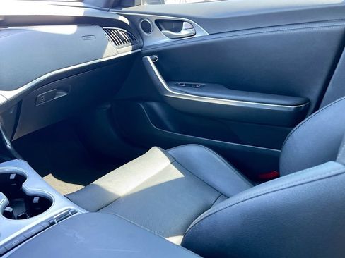 Used 2022 Kia Stinger GT1 RWD image 24