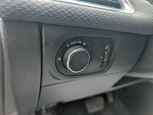 Used 2017 Chevrolet Cruze LT image 16