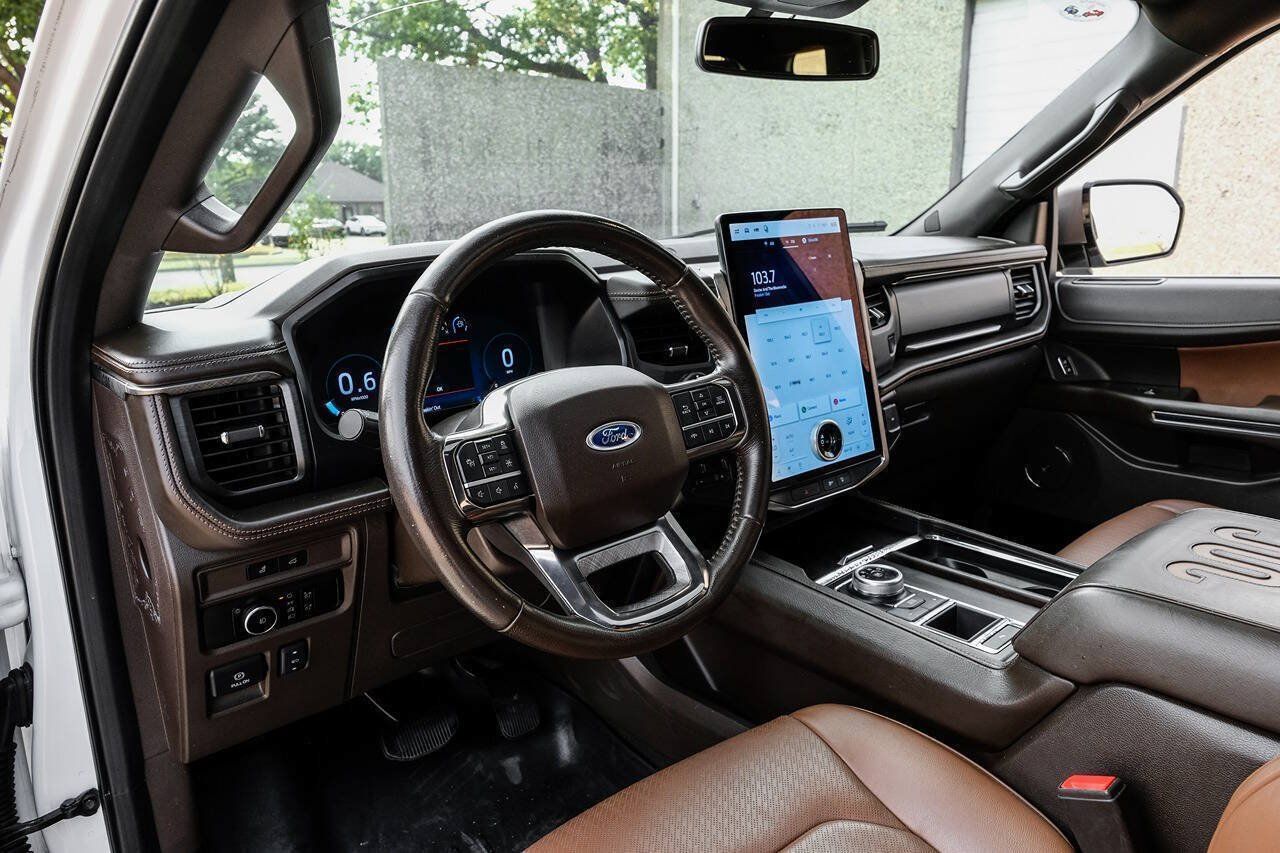 Used 2023 Ford Expedition King Ranch RWD image 3