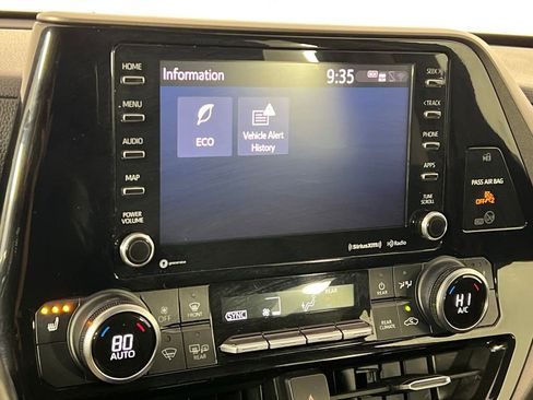 Used 2021 Toyota Highlander XLE image 34