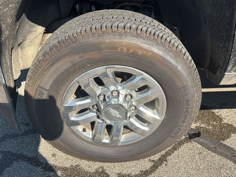 Used 2019 Chevrolet Silverado 2500 LTZ w/ Duramax Plus Package AWD/4WD image 9