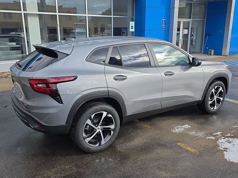 New 2025 Chevrolet Trax RS w/ Driver Confidence Package image 8