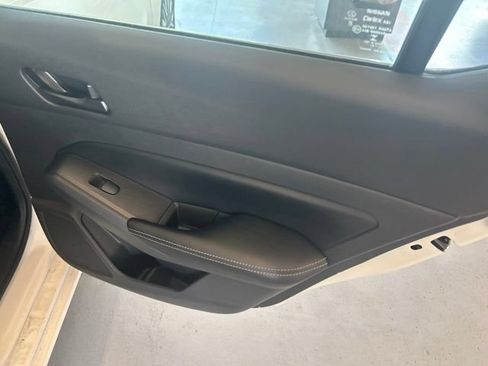 Used 2025 Nissan Altima 2.5 SV FWD image 12