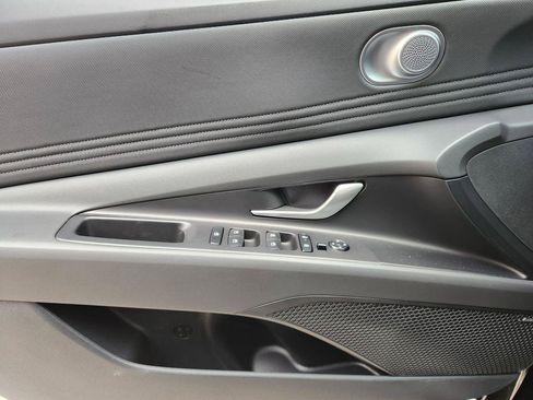 New 2026 Hyundai Elantra Limited FWD image 18