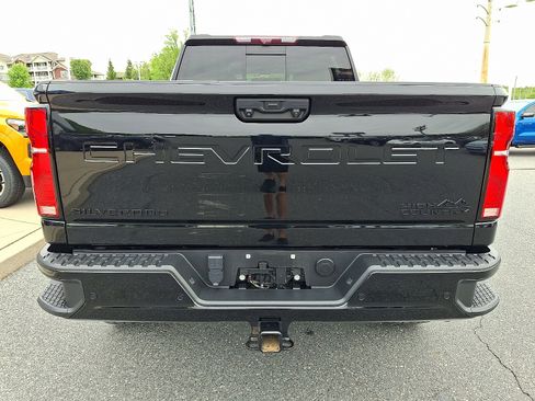 Certified 2024 Chevrolet Silverado 2500 High Country w/ Midnight Edition AWD/4WD image 5