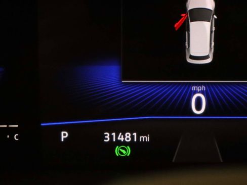 Used 2023 Volkswagen Tiguan SE w/ Panoramic Sunroof Package image 8