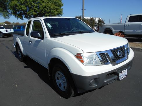 Used 2019 Nissan Frontier S RWD image 6