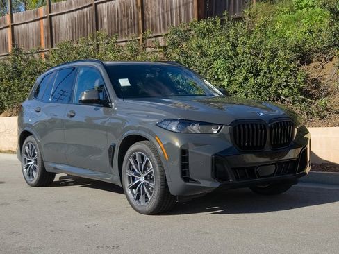New 2026 BMW X5 xDrive50e w/ Executive Package image 3