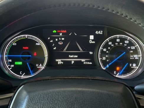 Used 2022 Toyota Venza XLE AWD/4WD image 29