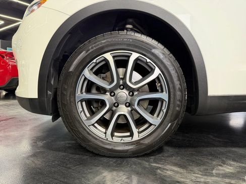 Used 2018 Maserati Levante AWD/4WD image 24