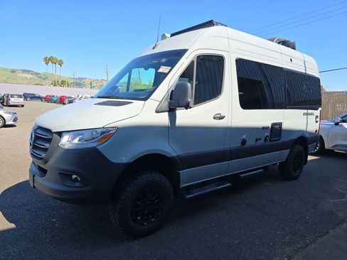 Used 2025 Mercedes-Benz Sprinter 2500 image 1