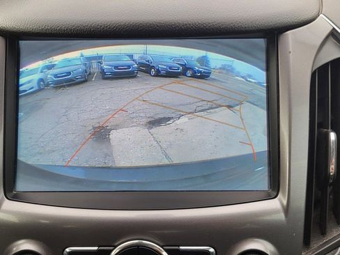 Used 2018 Chevrolet Cruze LT w/ Sun And Sound Package image 32