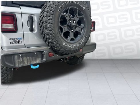 Used 2023 Jeep Wrangler Unlimited w/ Cold Weather Group AWD/4WD image 6