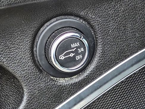 Used 2022 Buick Enclave Premium AWD/4WD image 40
