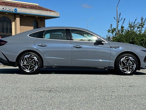 New 2025 Hyundai Sonata SEL FWD image 3