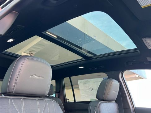 New 2026 Buick Enclave Avenir FWD image 17