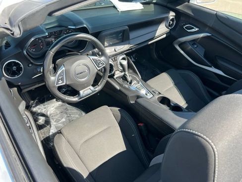 Used 2017 Chevrolet Camaro LT RWD image 12