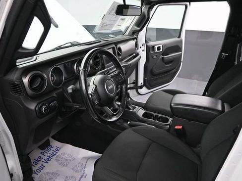 Used 2022 Jeep Gladiator Sport AWD/4WD image 9