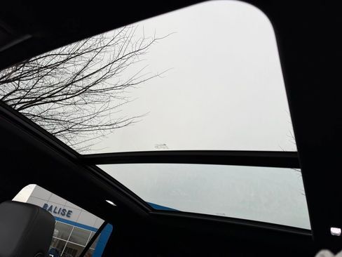 Used 2022 Chevrolet Tahoe LT w/ LT Signature Plus Package image 25