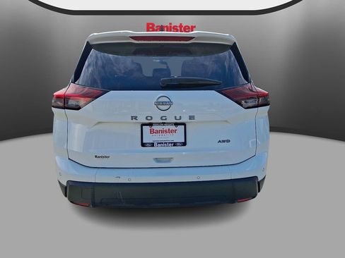 Used 2024 Nissan Rogue S AWD/4WD image 5