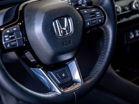 Used 2023 Honda Pilot Elite image 12
