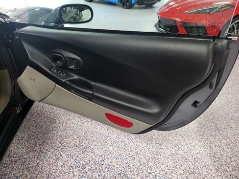 Used 2003 Chevrolet Corvette Coupe RWD image 19