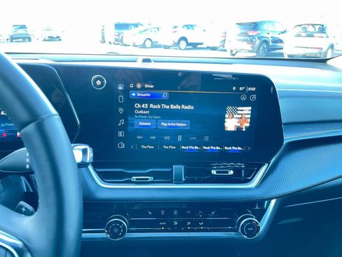 Used 2025 Chevrolet Equinox LT image 18