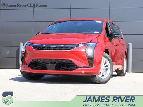 New 2027 Chrysler Pacifica Select FWD image 1