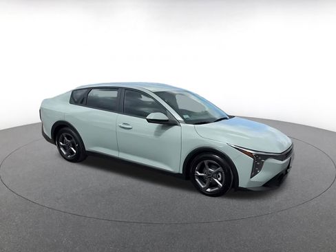 Used 2025 Kia K4 FWD image 2