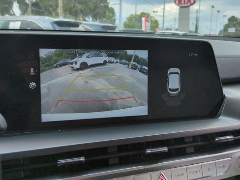 Certified 2025 Kia Telluride S FWD image 21