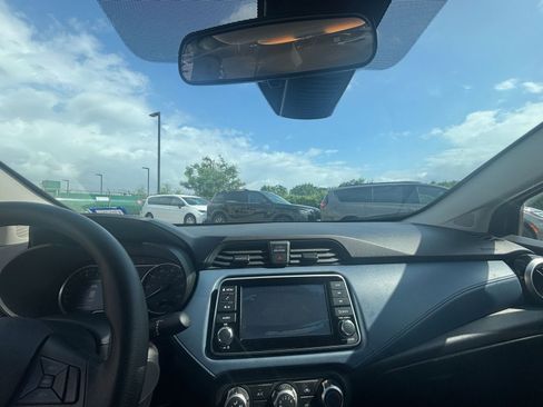 Used 2025 Nissan Versa SV image 31