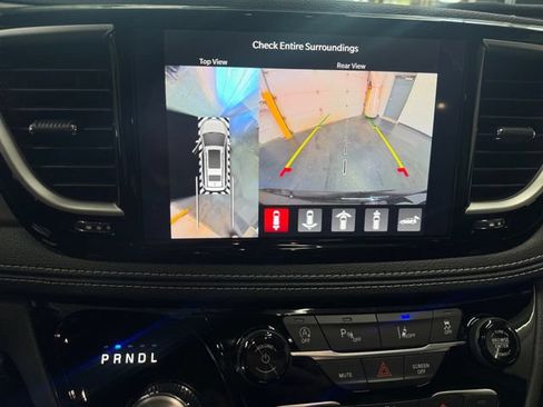 New 2027 Chrysler Pacifica Limited FWD image 18