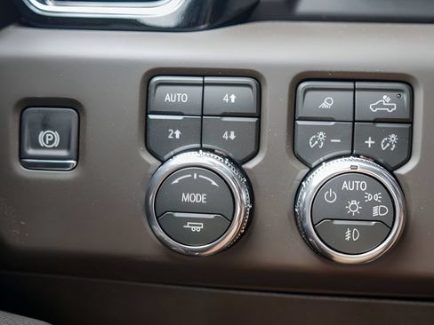 New 2026 GMC Sierra 1500 Denali w/ Denali Reserve Package AWD/4WD image 15