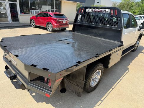 Used 2021 Chevrolet Silverado 3500 LT w/ Snow Plow Prep Package AWD/4WD image 12
