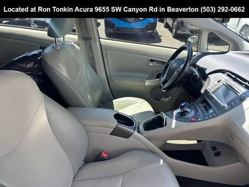 Used 2014 Toyota Prius Four FWD image 12