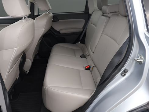 Used 2015 Subaru Forester 2.5i Limited AWD/4WD image 13