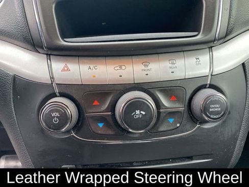 Used 2020 Dodge Journey SE w/ SE Popular Equipment Group image 23