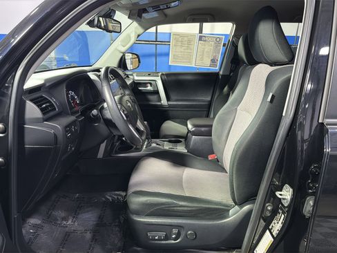 Used 2022 Toyota 4Runner SR5 AWD/4WD image 23