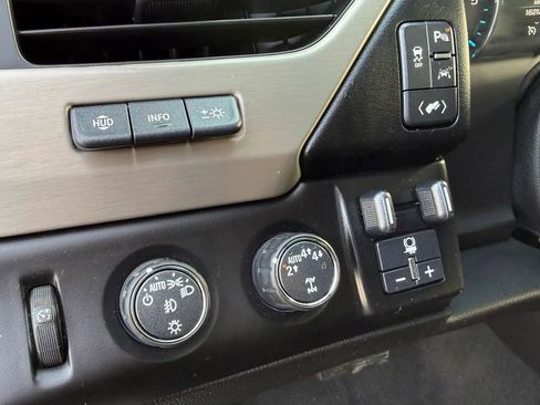 Used 2020 GMC Yukon XL Denali image 22