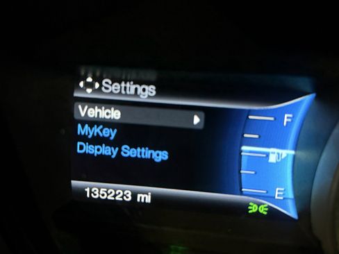 Used 2015 Ford Explorer XLT w/ Equipment Group 201A AWD/4WD image 9