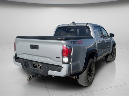 Used 2020 Toyota Tacoma TRD Off-Road w/ Technology Package AWD/4WD image 13
