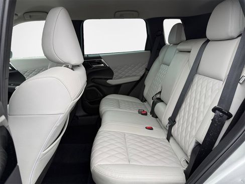 Used 2022 Mitsubishi Outlander SEL image 24