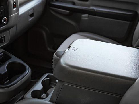 Used 2021 Nissan NV 3500 SV w/ Back Door Glass Package image 22