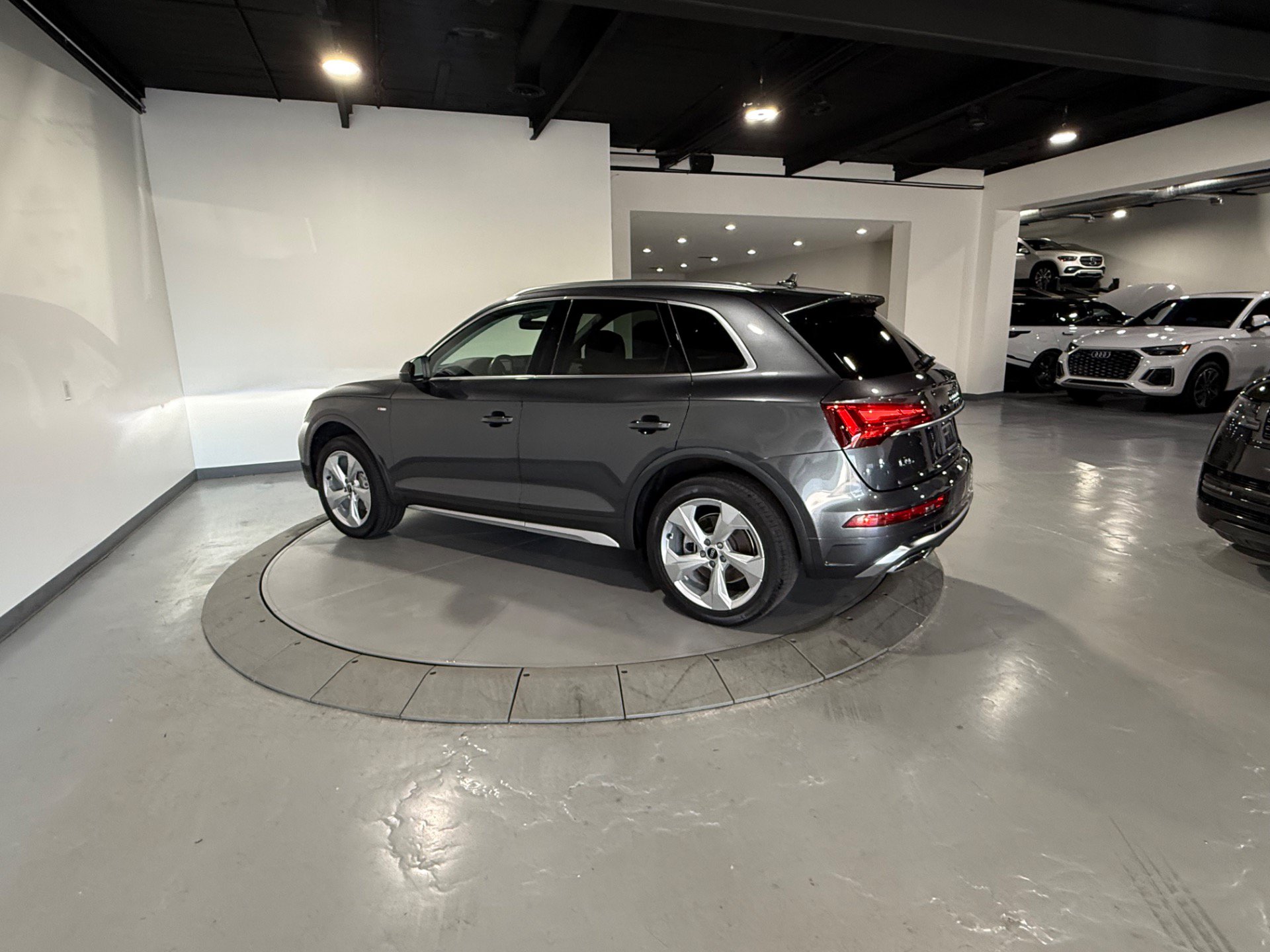 Used 2023 Audi Q5 2.0T Premium Plus w/ Premium Plus Package AWD/4WD image 14