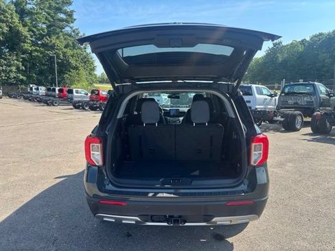 Used 2024 Ford Explorer XLT w/ Equipment Group 202A AWD/4WD image 10