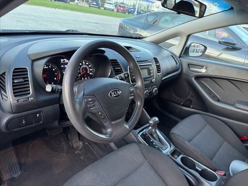 Used 2017 Kia Forte LX image 11