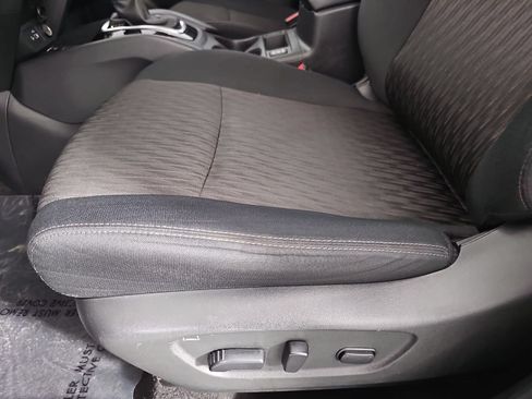 Used 2019 Nissan Rogue SV w/ Premium Package FWD image 29