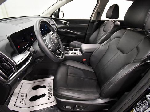 Certified 2025 Kia Sorento S image 14