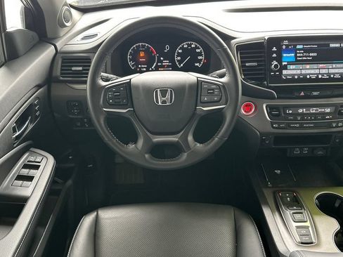 Used 2025 Honda Ridgeline RTL image 13